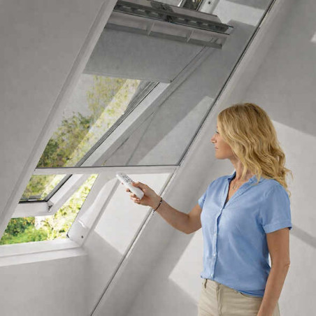 moustiquaire electrique fenetre de toit