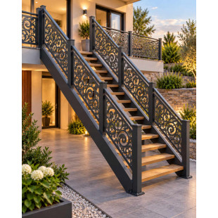 Escalier avec panneaux décoratifs aluminium