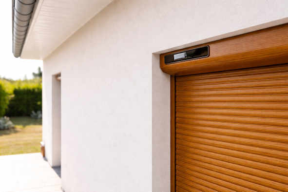 volet roulant solaire chene doré